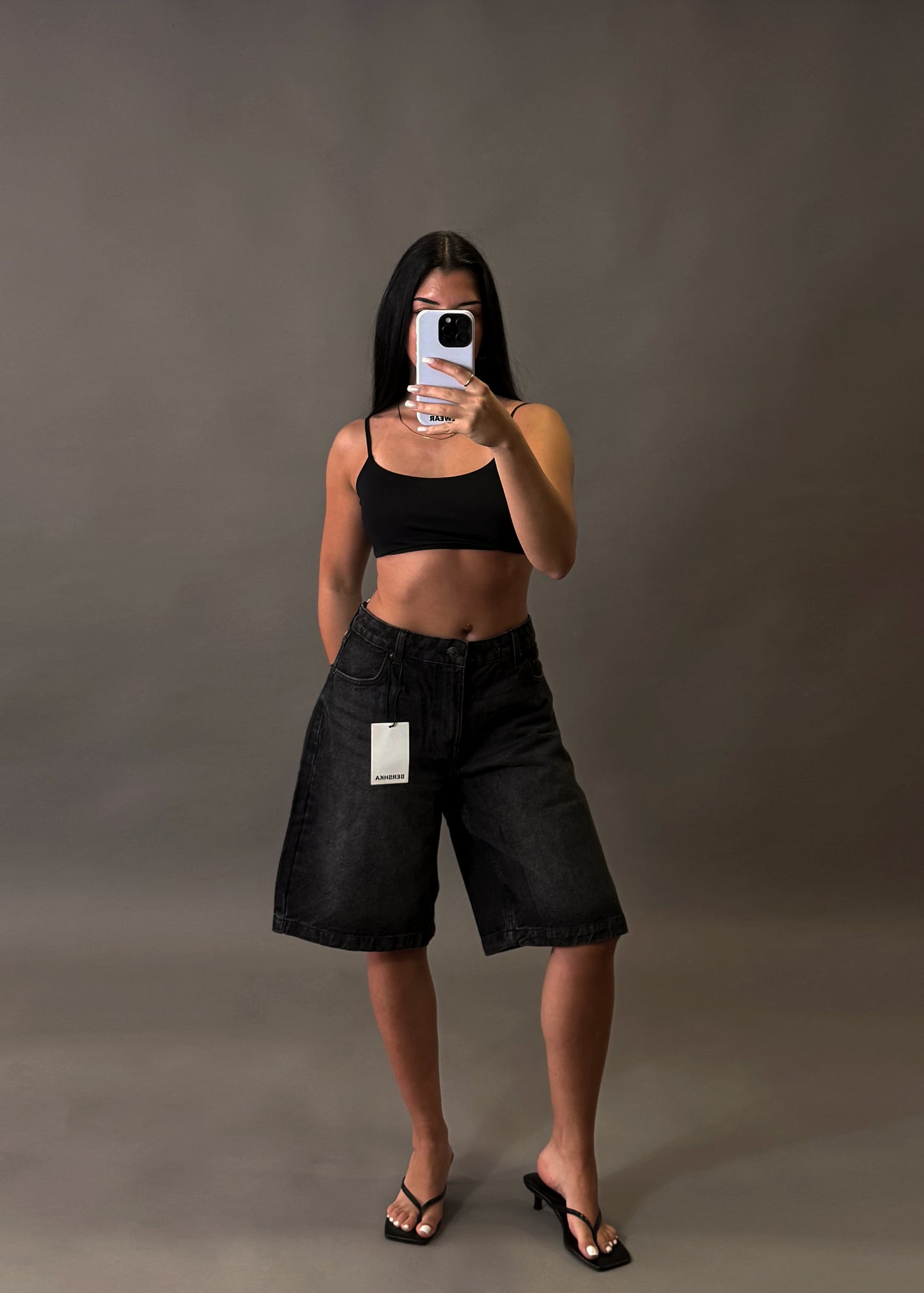 BERSHKA BAGGY BLACK JORTS