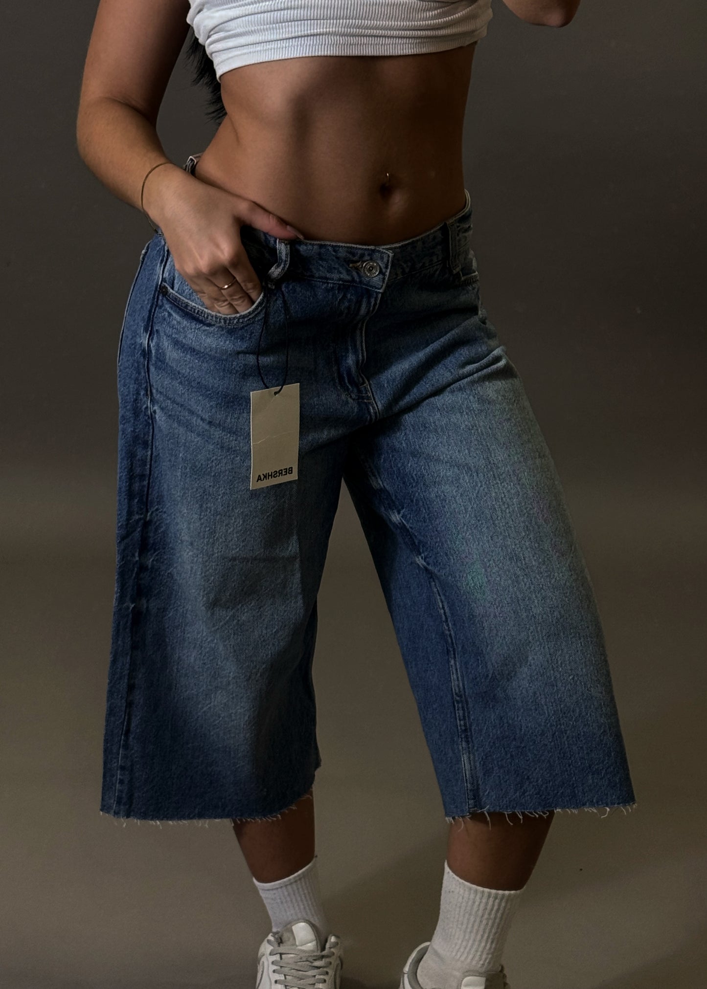 BERSHKA BAGGY JORTS