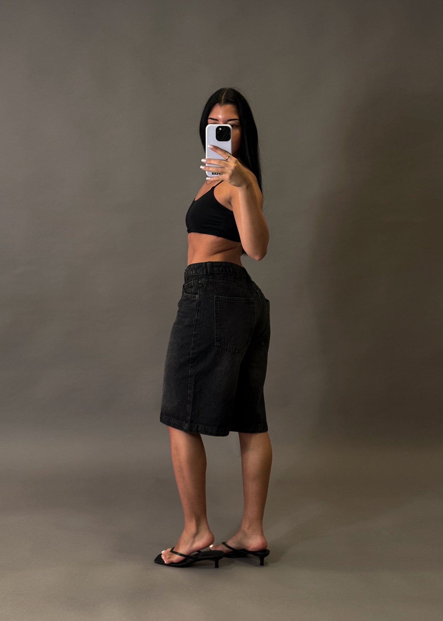 BERSHKA BAGGY BLACK JORTS