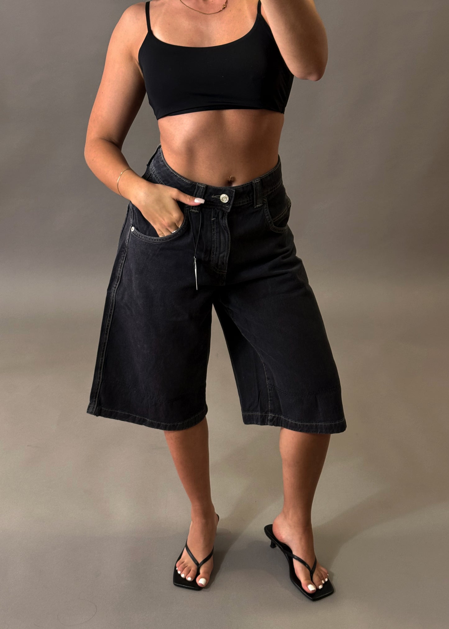 BERSHKA BAGGY JORTS
