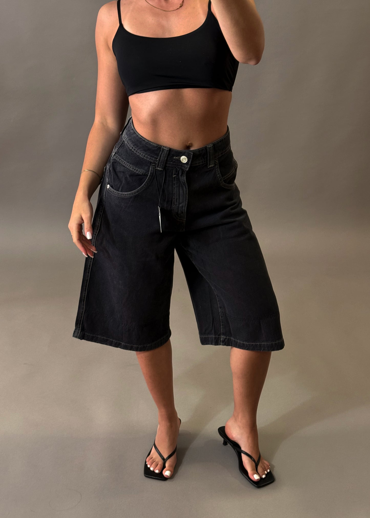 BERSHKA BAGGY JORTS