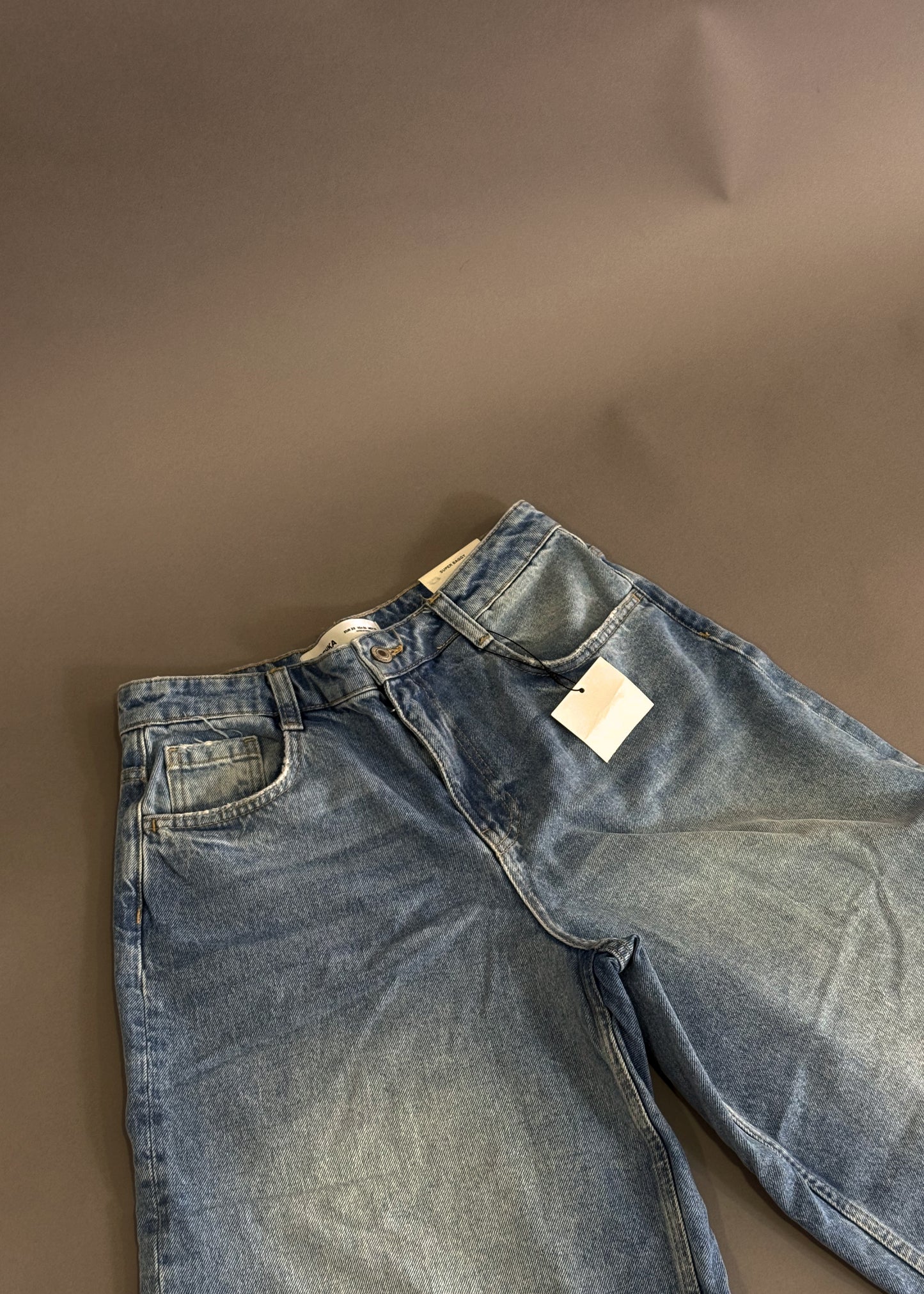 BERSHKA BAGGY JORTS