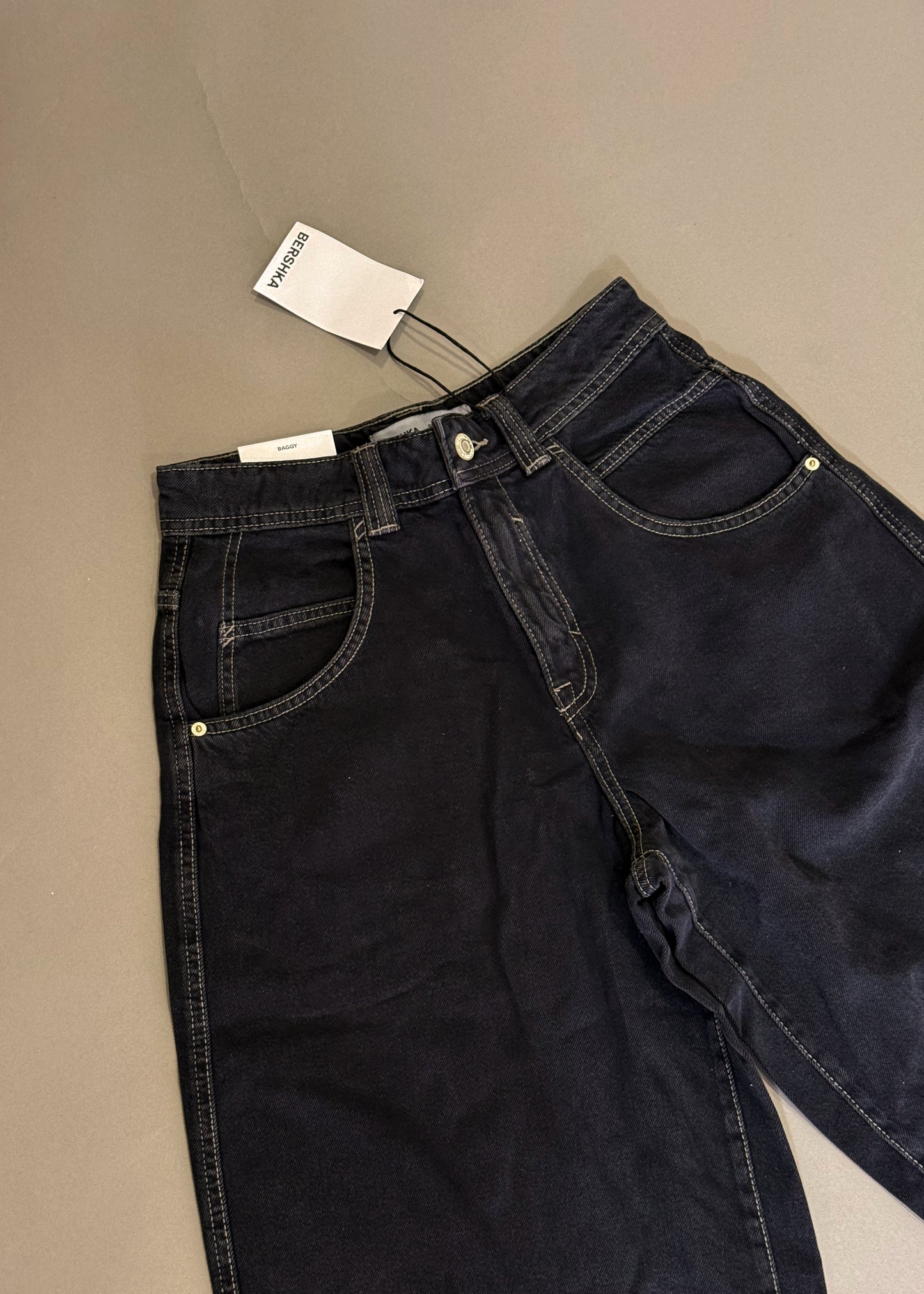 BERSHKA BAGGY JORTS