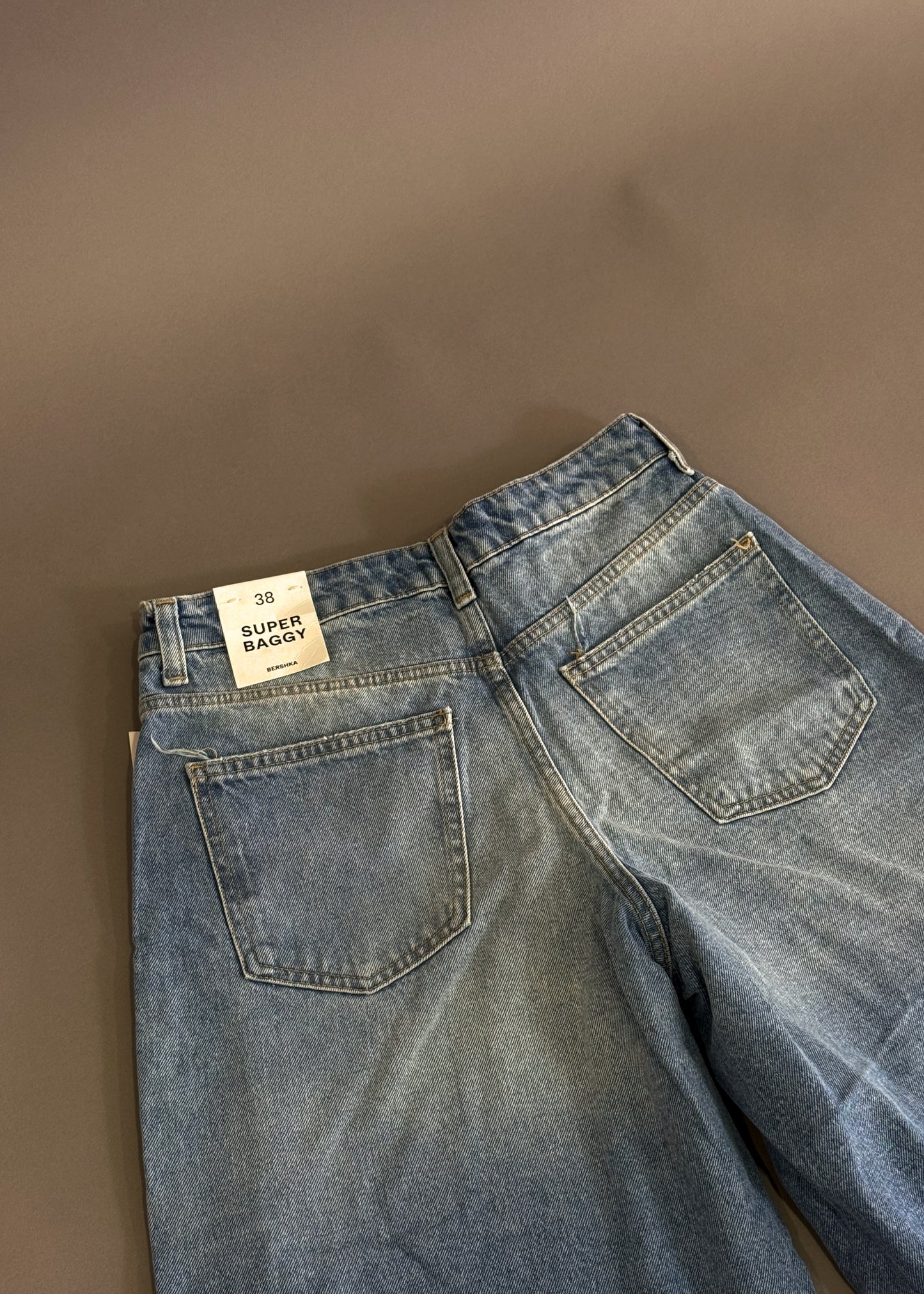 BERSHKA BAGGY JORTS