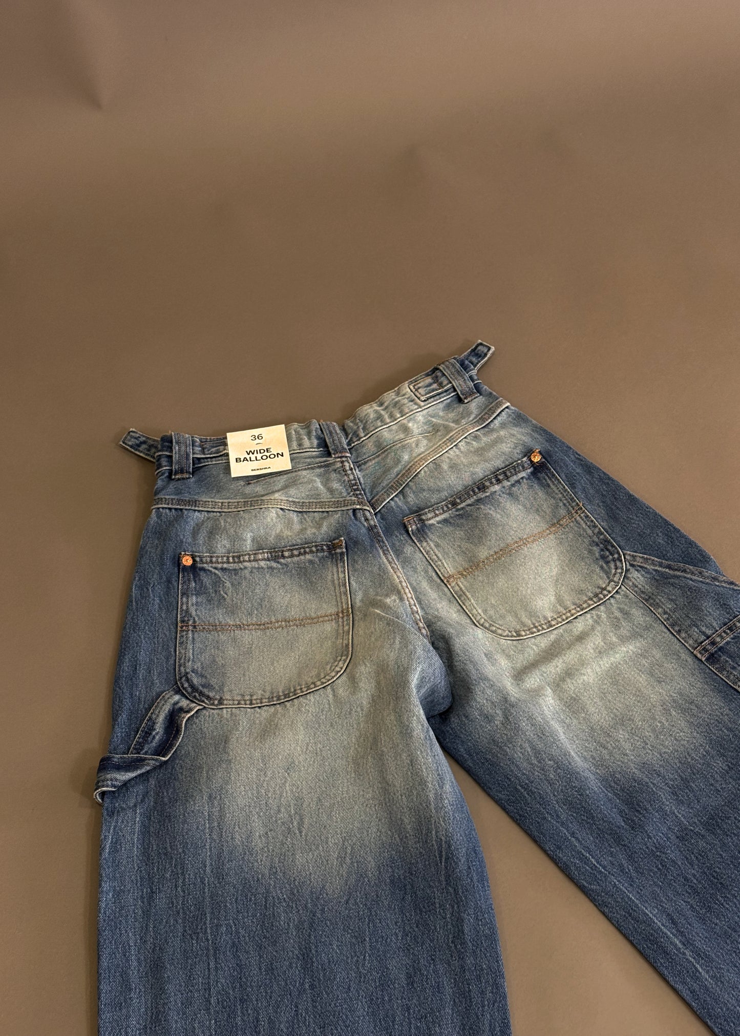 BERSHKA WIDE BALLOON JEANS