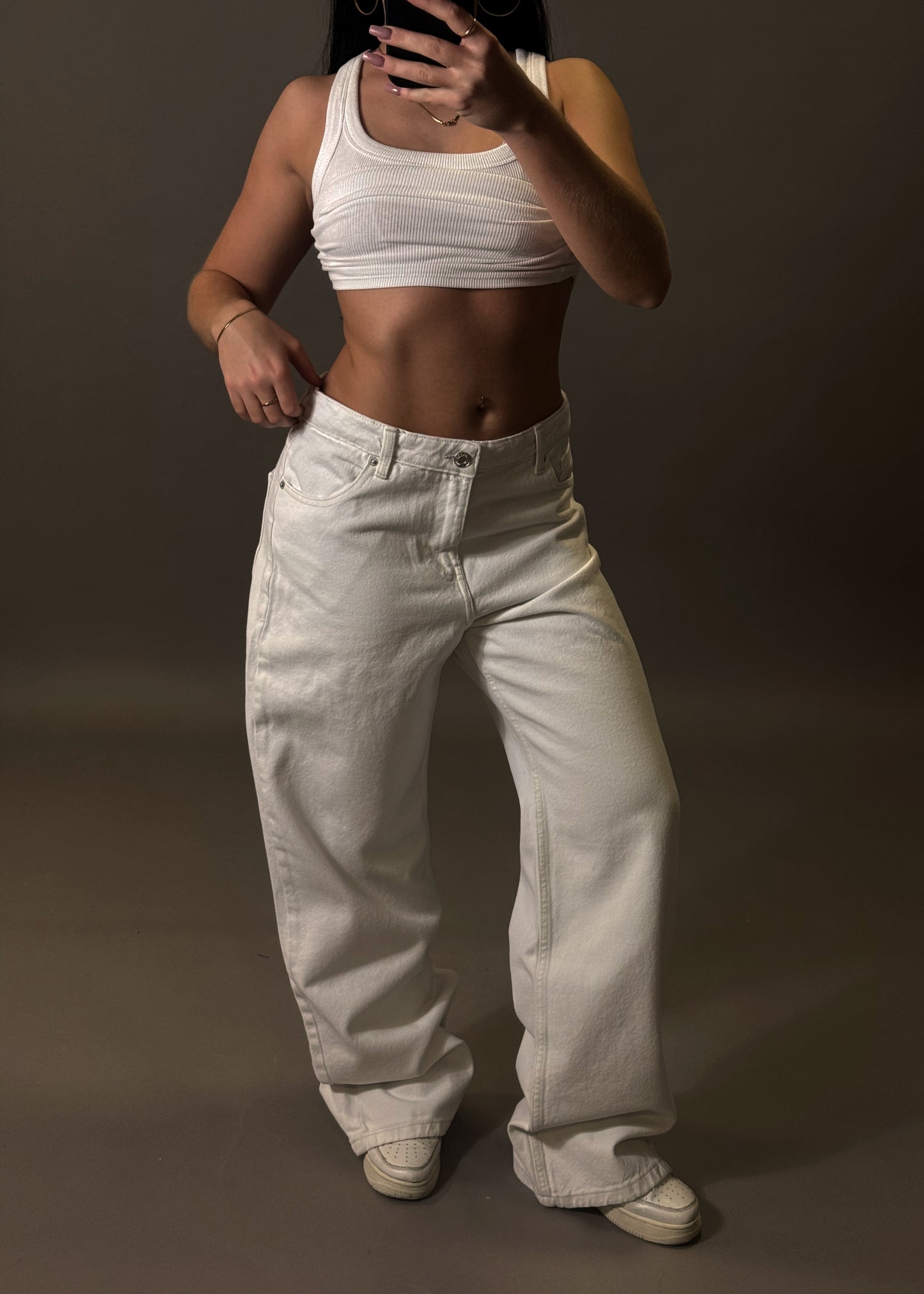 BERSHKA BAGGY WHITE JEANS