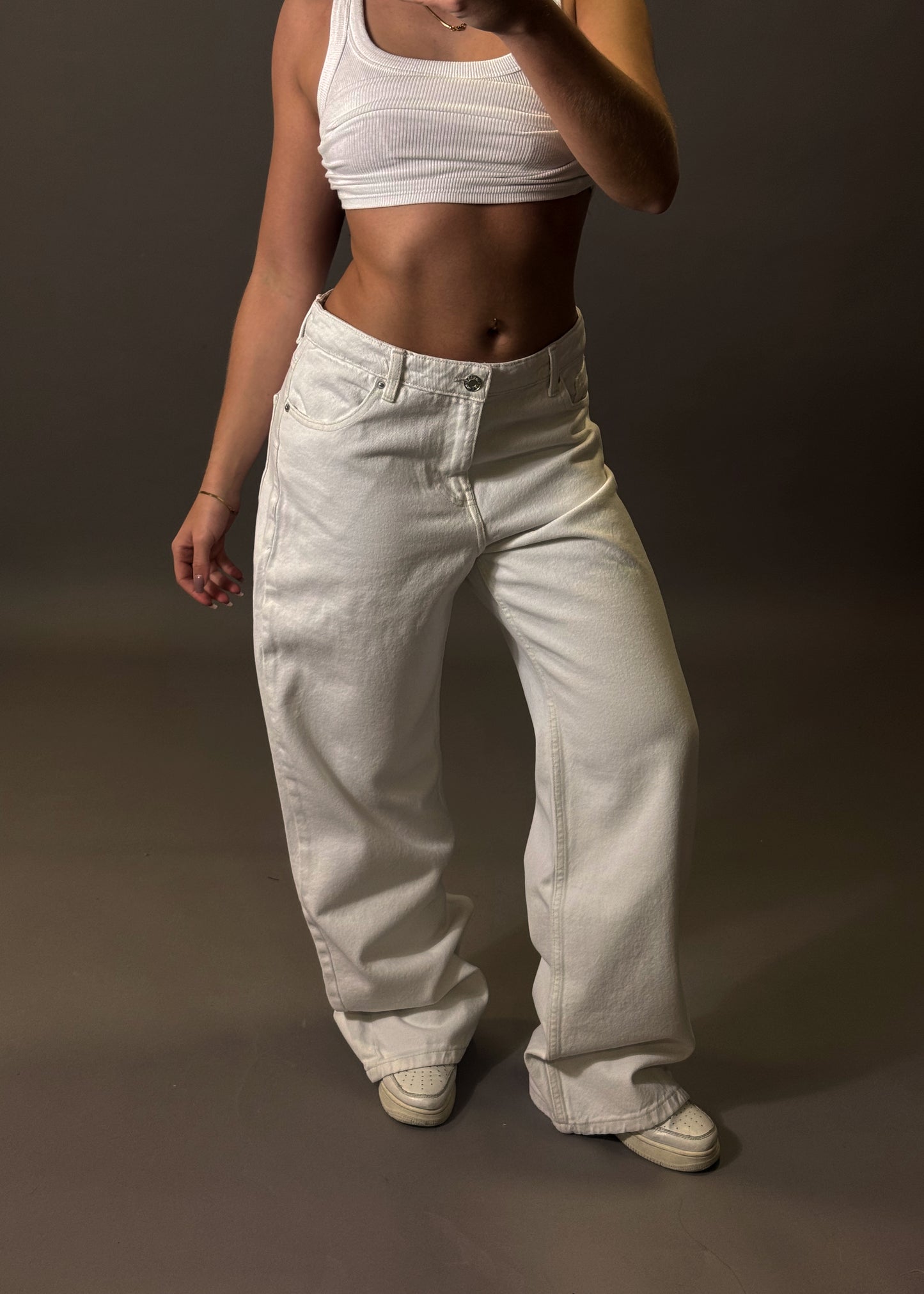 BERSHKA BAGGY WHITE JEANS