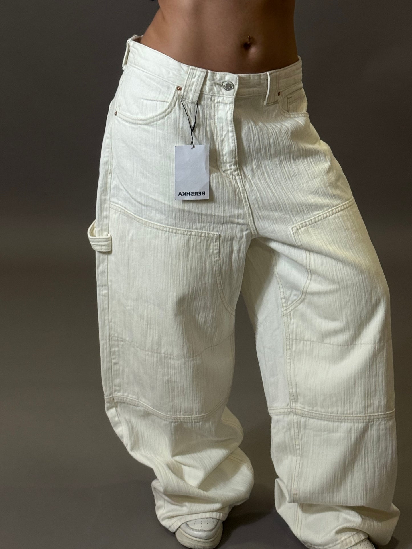 BERSHKA SUPER BAGGY JEANS