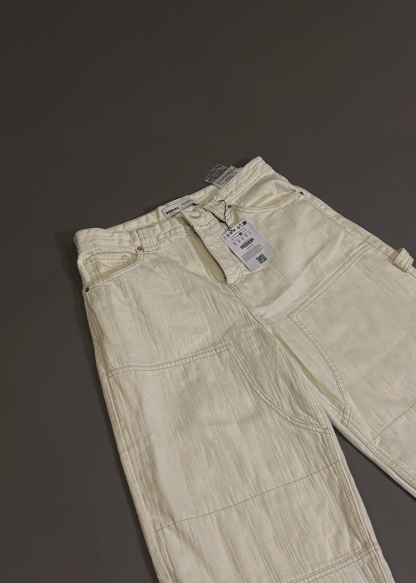 BERSHKA SUPER BAGGY JEANS