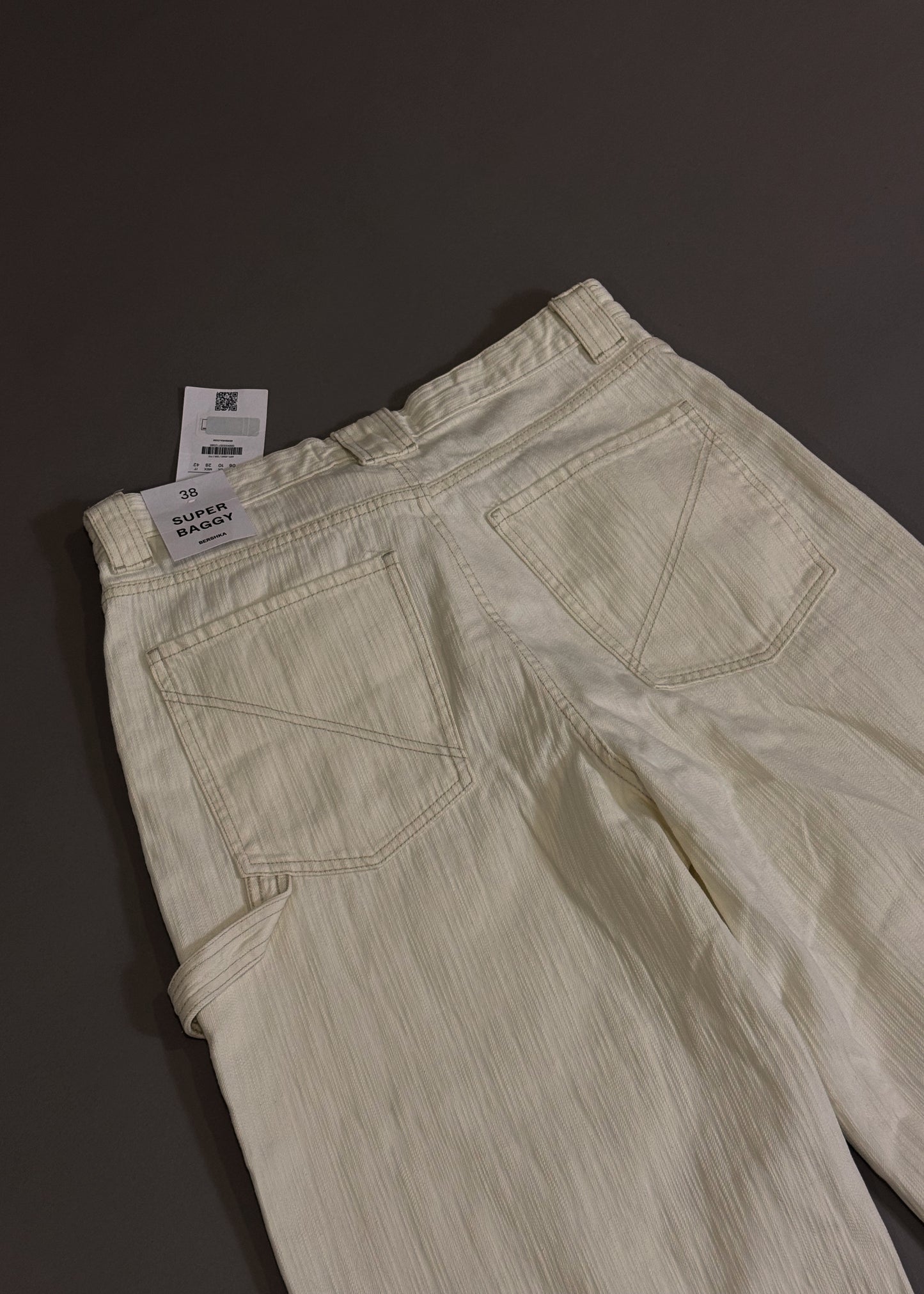 BERSHKA SUPER BAGGY JEANS