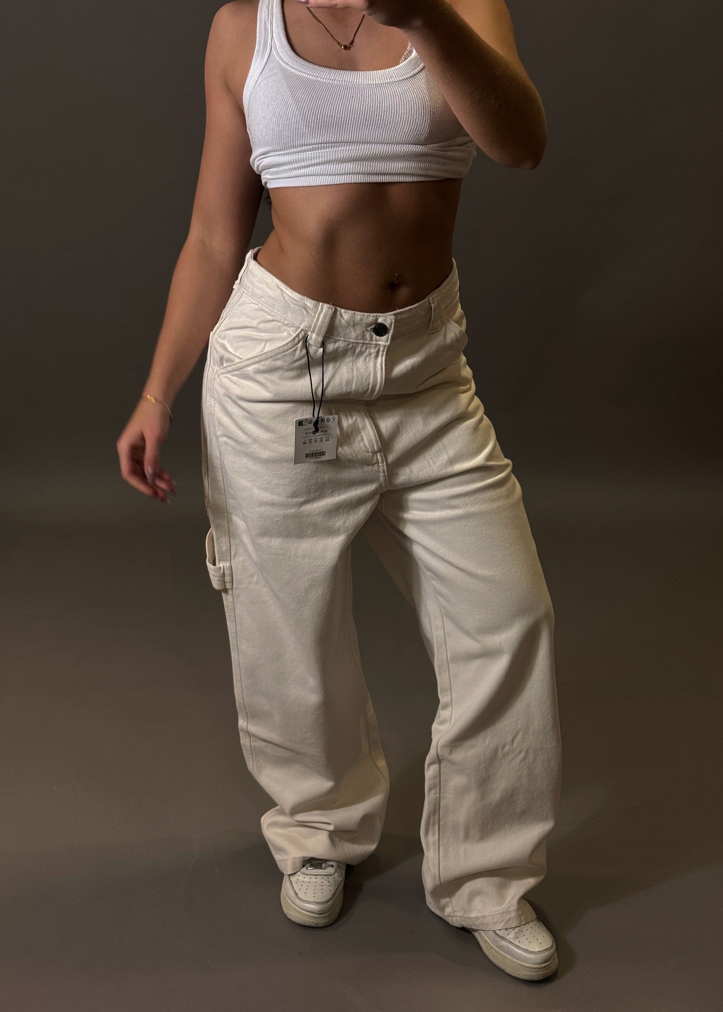 BERSHKA WHITE BAGGY JEANS