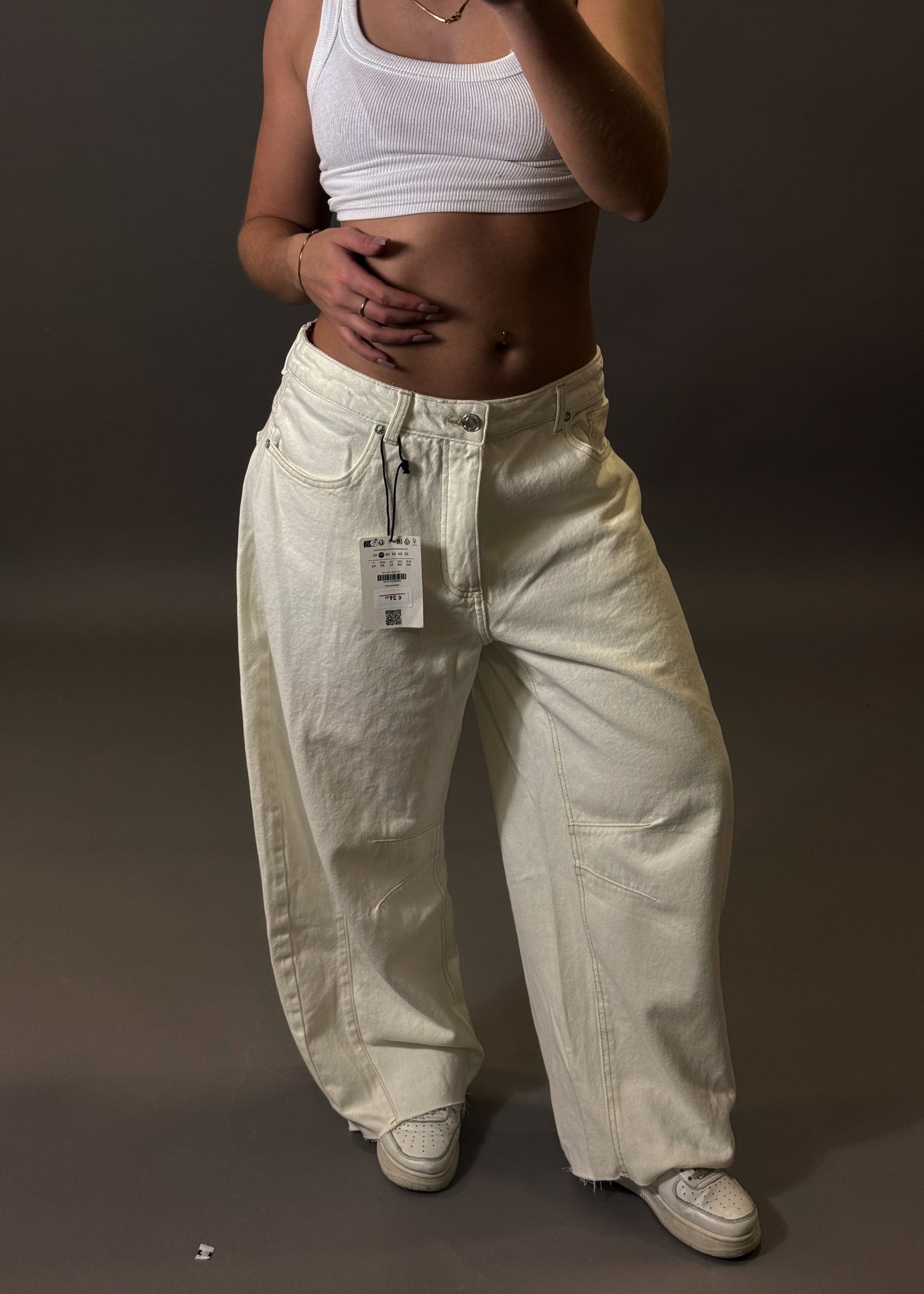 BERSHKA BARREL FIT JEANS