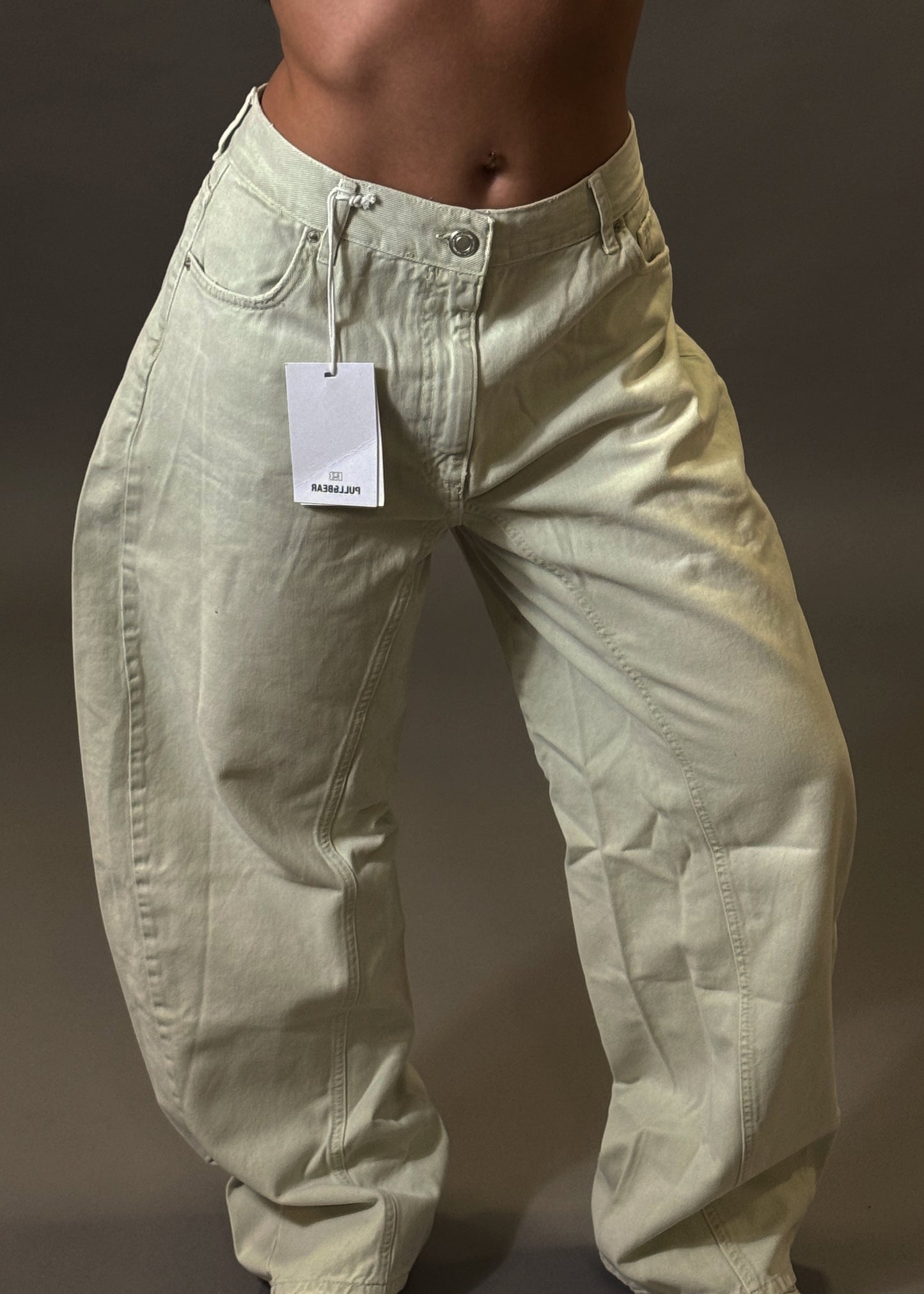 PULL&BEAR WASHED WHITE BAGGY JEANS