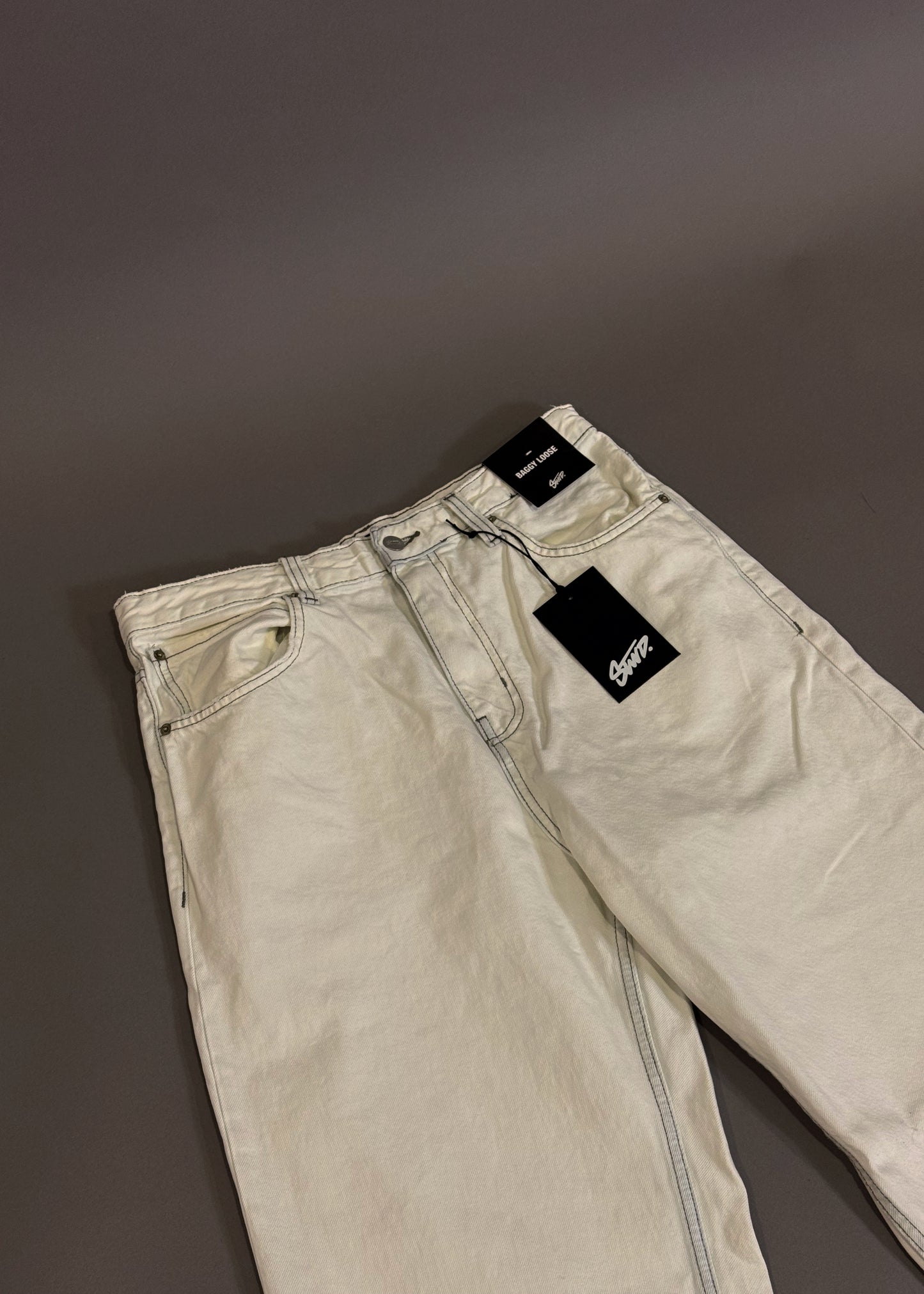 PULL&BEAR WHITE BAGGY JEANS