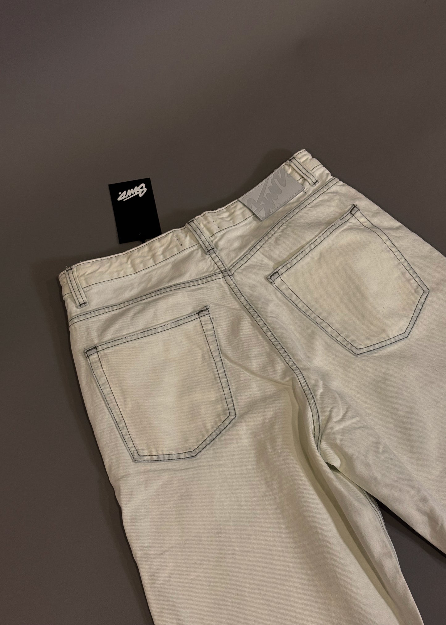 PULL&BEAR WHITE BAGGY JEANS