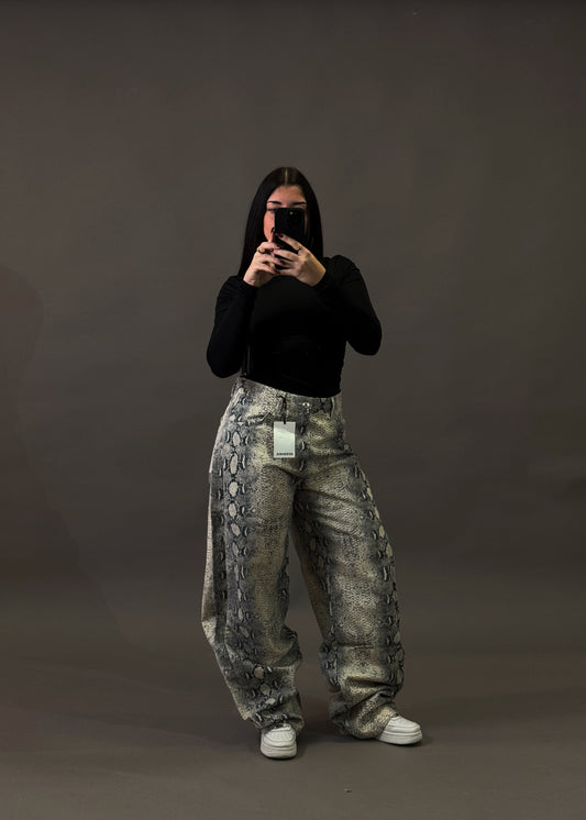 BERSHKA SNAKEPRINT BAGGY JEANS
