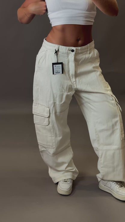 PULL&BEAR BAGGY CARGO JEANS