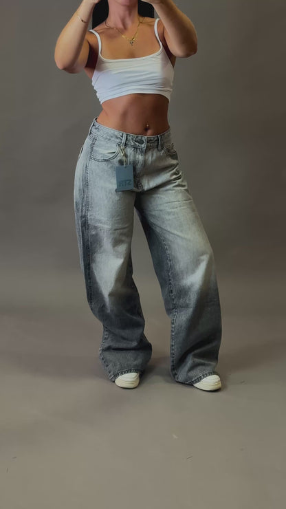 STRADIVARIUS BAGGY JEANS
